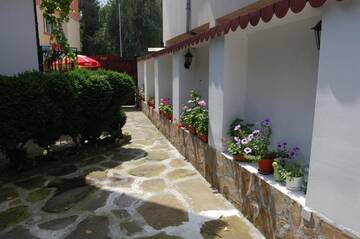 Фото номера Четырехместный номер с балконом Гостевой дом Kazasovata Guest House г. Трявна 10