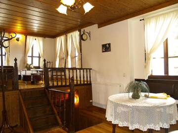 Фото номера Четырехместный номер с балконом Гостевой дом Kazasovata Guest House г. Трявна 9