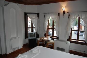 Фото номера Четырехместный номер с балконом Гостевой дом Kazasovata Guest House г. Трявна 15