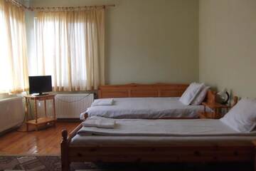 Фото номера Трехместный номер с собственной ванной комнатой Гостевой дом Borova House г. Трявна 7