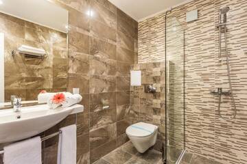 Фото номера Двухместный номер с 1 кроватью и балконом Отель Hotel Compliment г. Трявна 15