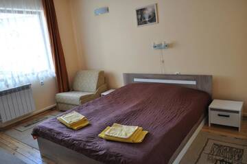 Фото номера Double Room with Balcony or Loggia Отель Family Hotel Biju г. Трявна 5