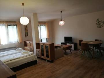 Фото номера Семейный номер с балконом Отель Tryavna Lake Hotel &amp; SPA г. Трявна 4