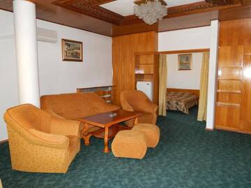 Фото номера Люкс с 1 спальней Отель Hotel Tryavna г. Трявна 2
